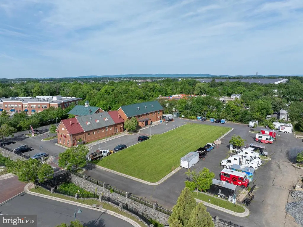 43140 Town Hall Plz, CHANTILLY