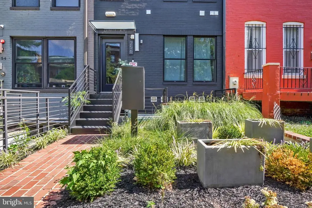 256 15th St Se #1, WASHINGTON