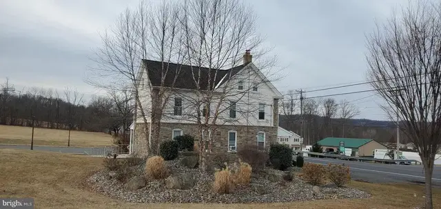 1180 Route 100, Bechtelsville