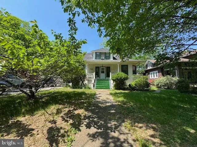 7128 Carroll Ave, Takoma Park
