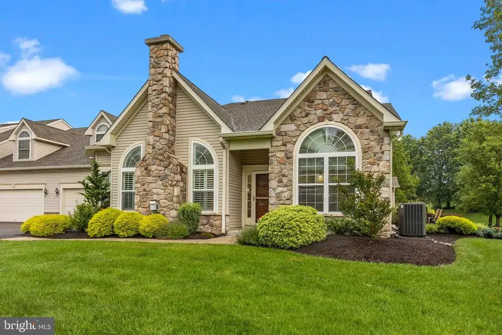 93 Shady Brook Dr #16, LANGHORNE