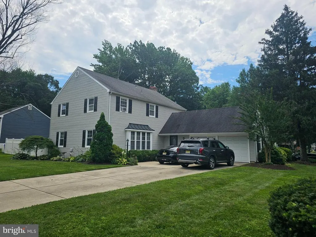 142 Fox Chase Dr, DELRAN