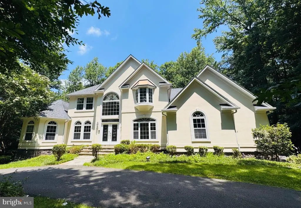 5257 Ferry Branch Ln, Lothian