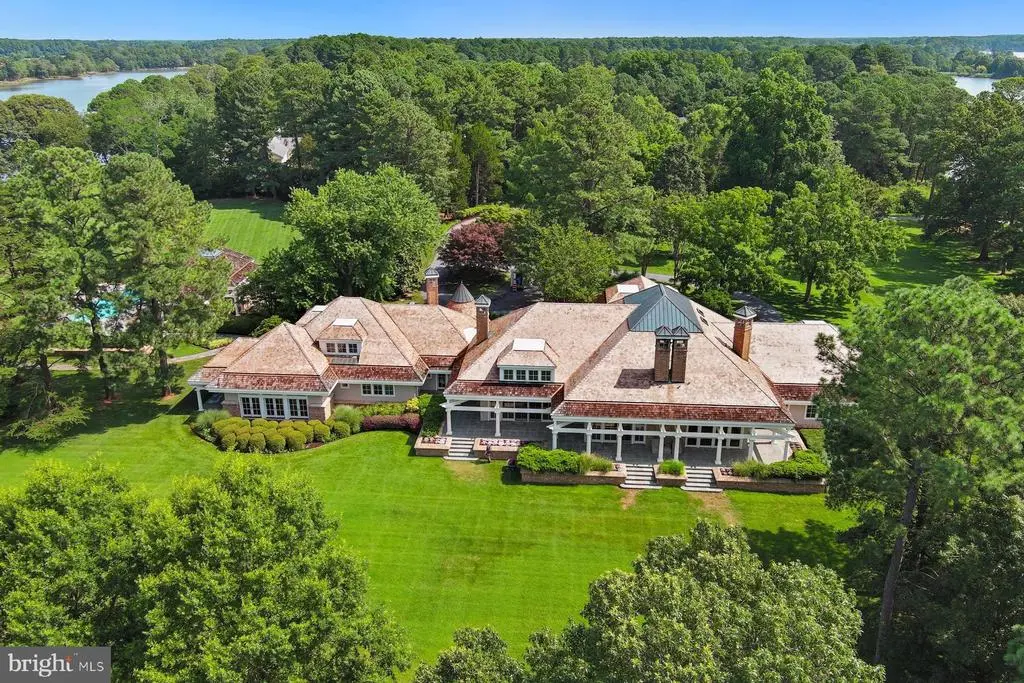 7090 Cooper Point Rd, BOZMAN