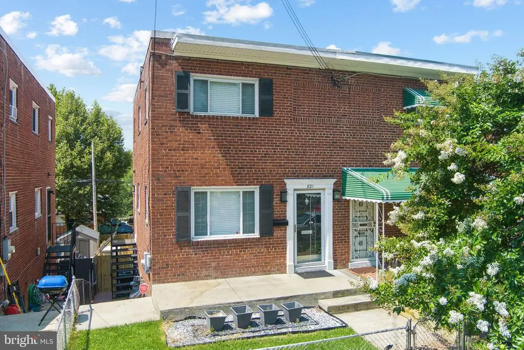 821 Oglethorpe St Ne, WASHINGTON