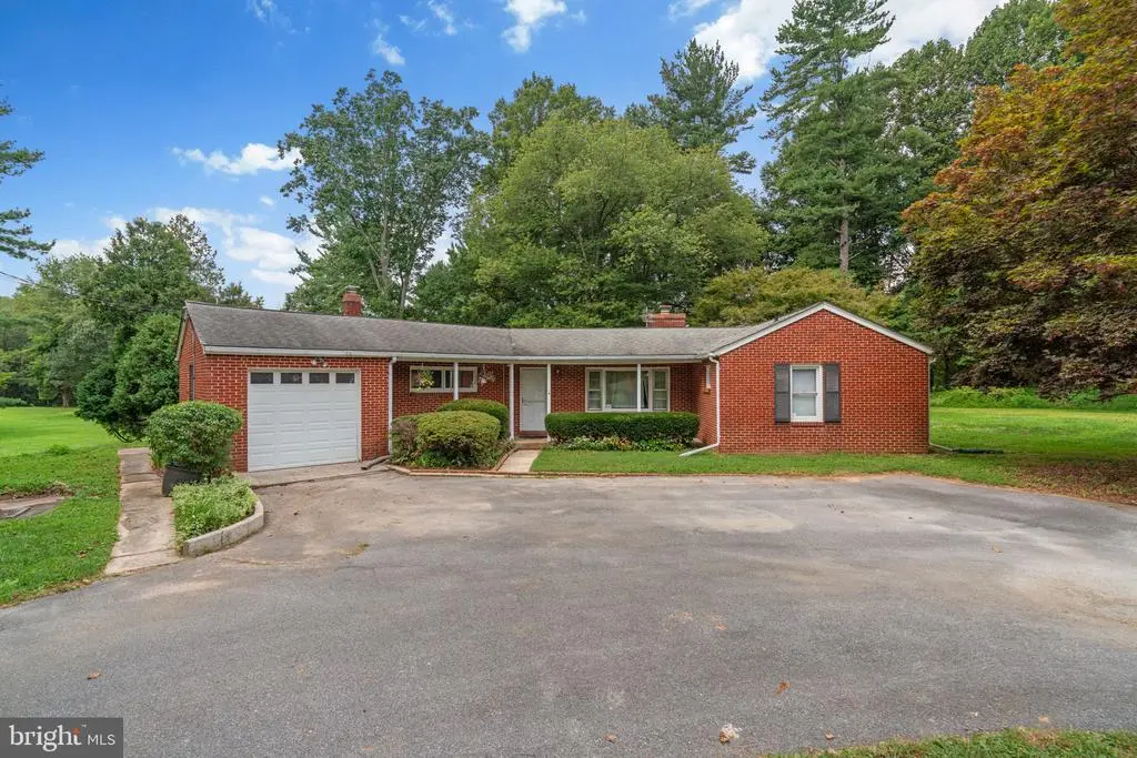 900 Hoods Mill Rd, Cooksville