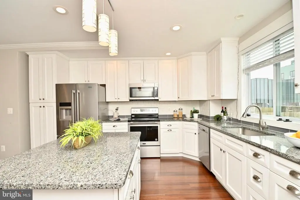 1103 Morse St Ne, WASHINGTON