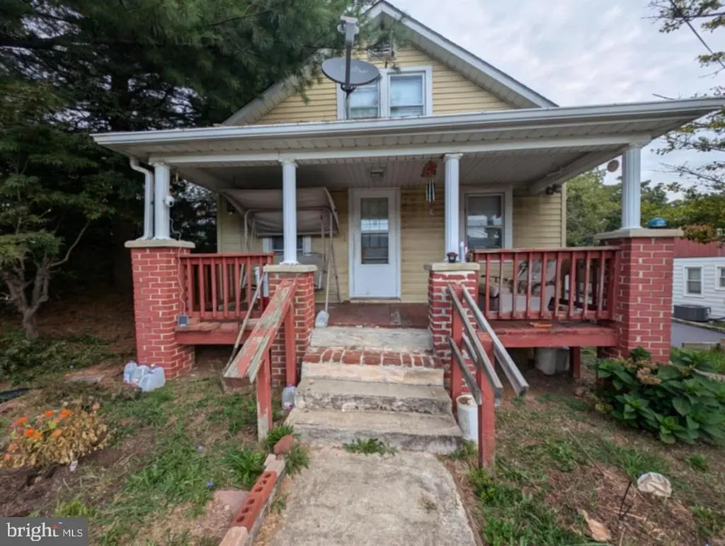 32 Sullivan Ave, Westminster