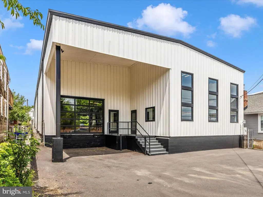 329 E 2nd St E, Frederick