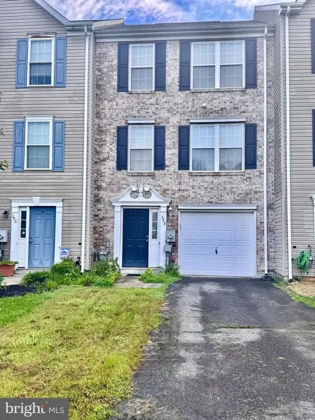 354 N Barrington Ct, Newark