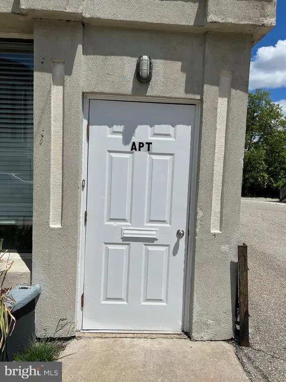 733 Montgomery Ave #apt, NARBERTH