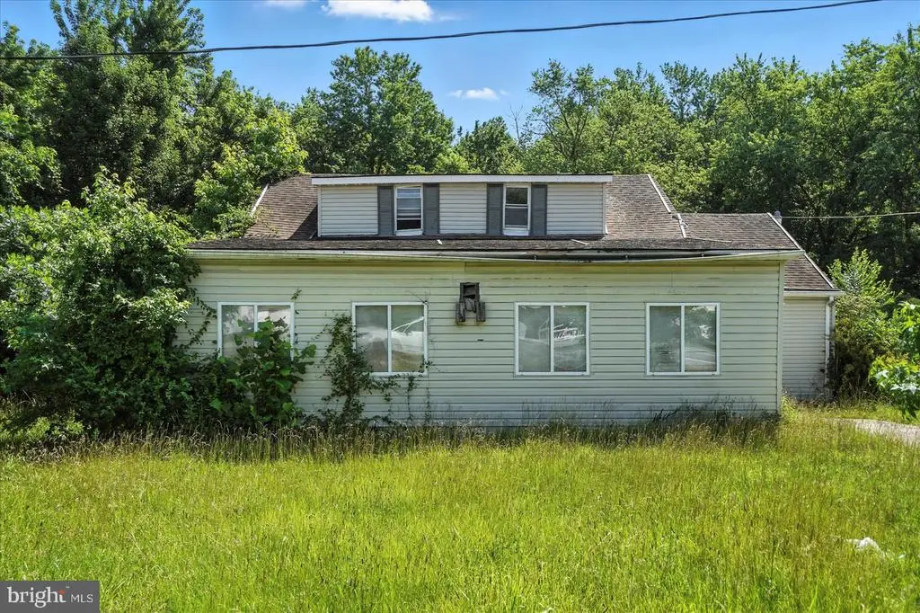 912 N Bridge St, Elkton