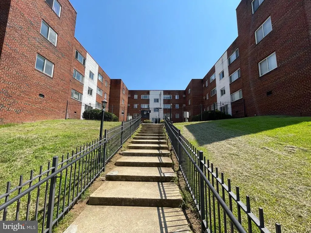 14 Halley Pl Se #201, WASHINGTON