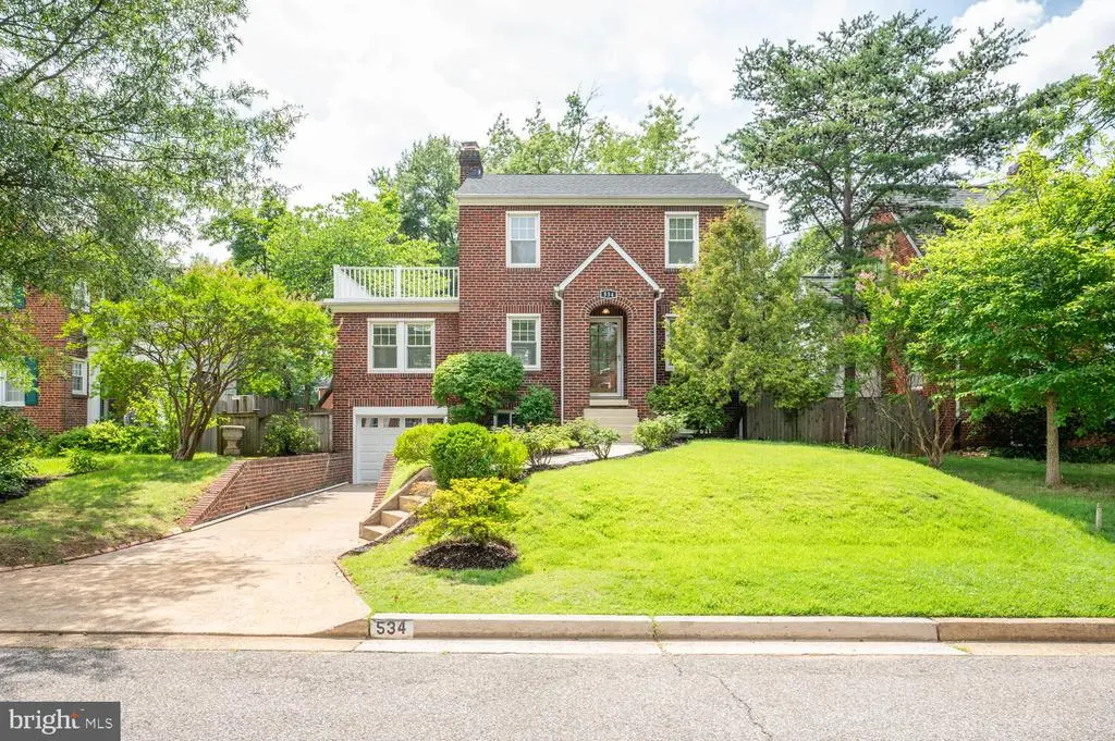 534 N Monroe St, Arlington