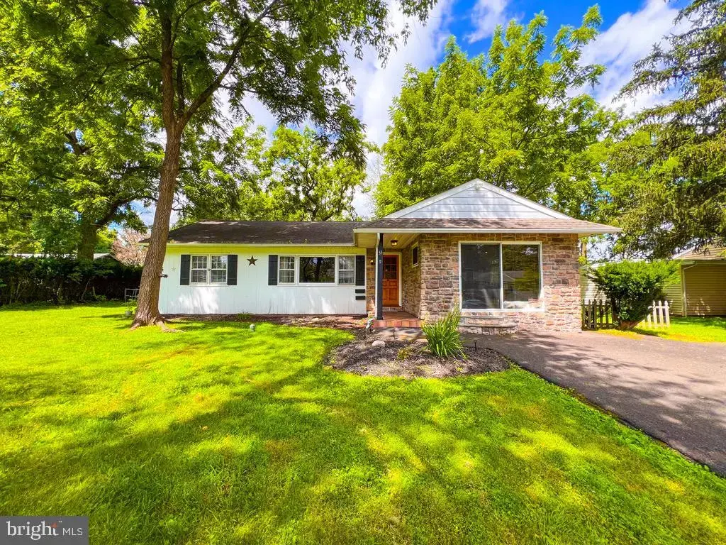 55 Fairway Dr, YARDLEY