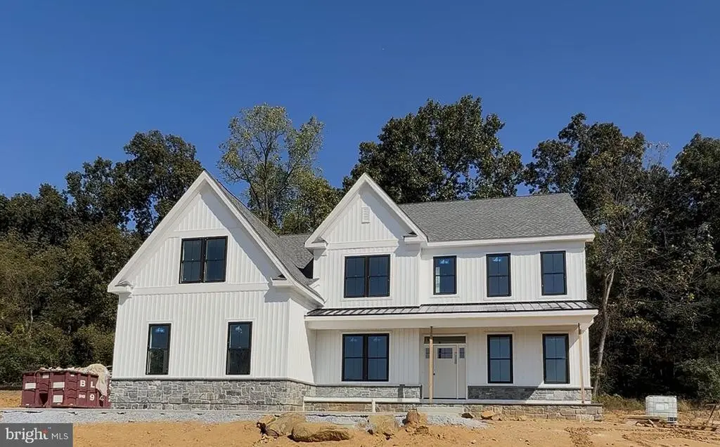 151 Lexington Manor #lot 10, GLENMOORE