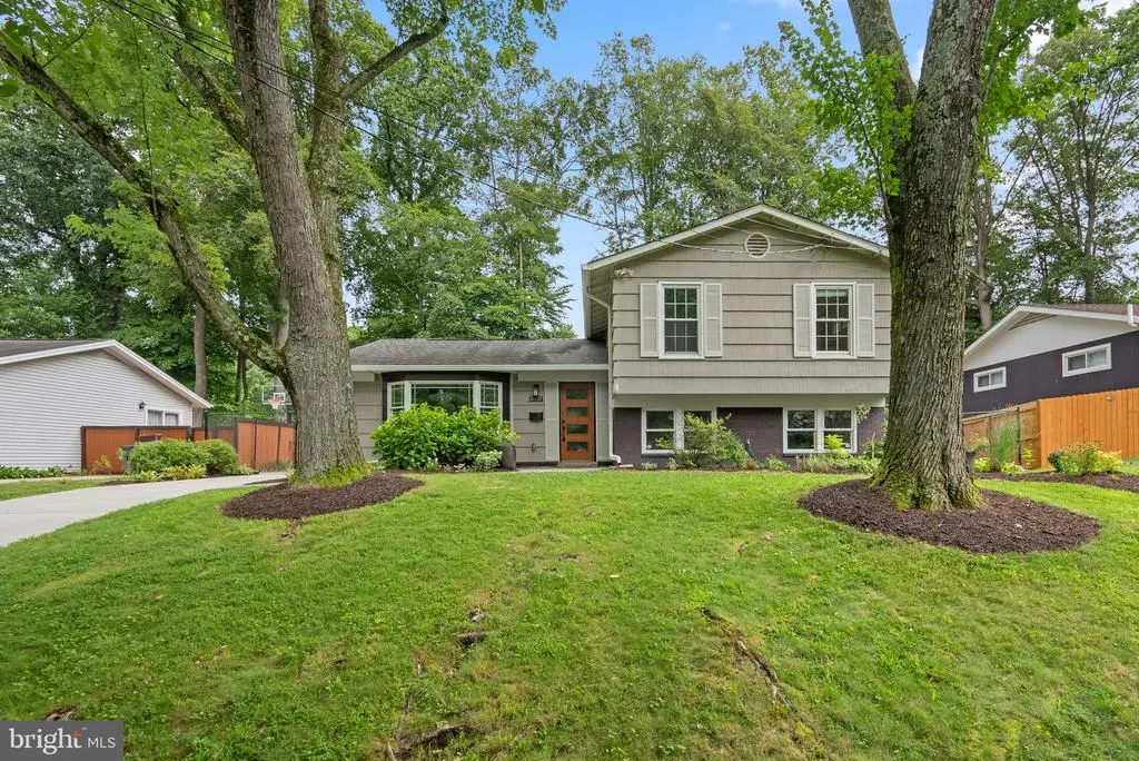 14007 Congress Dr, Rockville