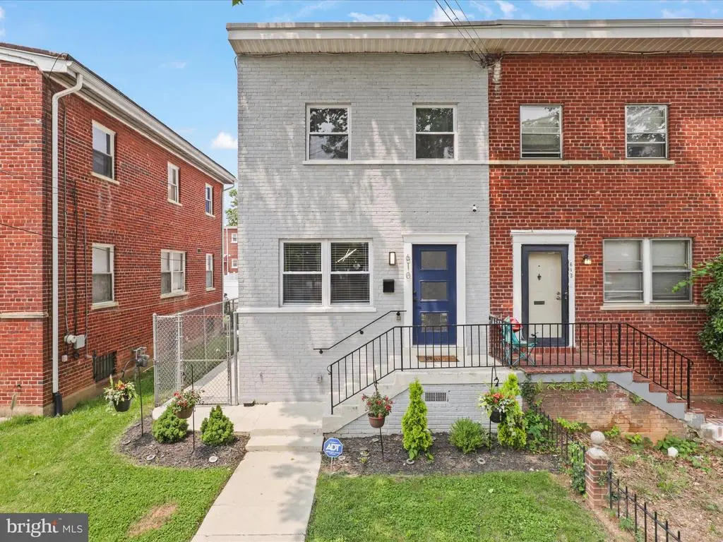 610 Galveston Pl Se, WASHINGTON