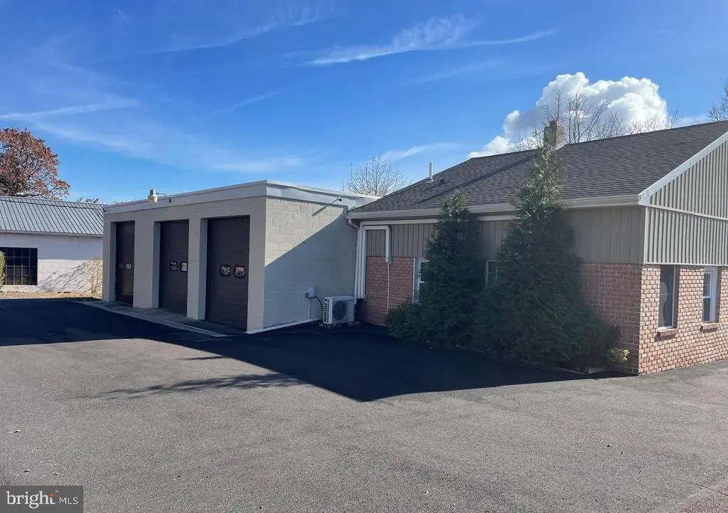 2404 Brown St, POTTSTOWN