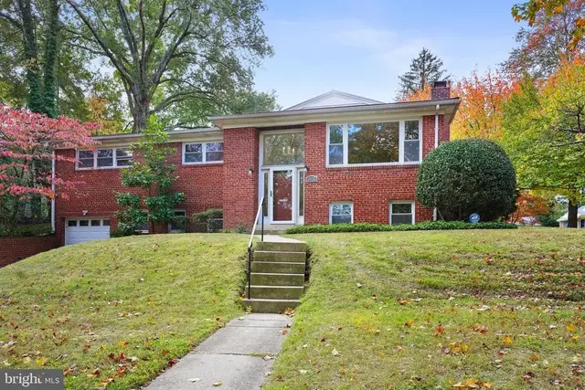9016 Levelle Dr, Chevy Chase