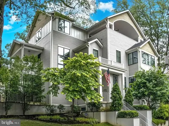 4964 Eskridge Ter Nw, Washington