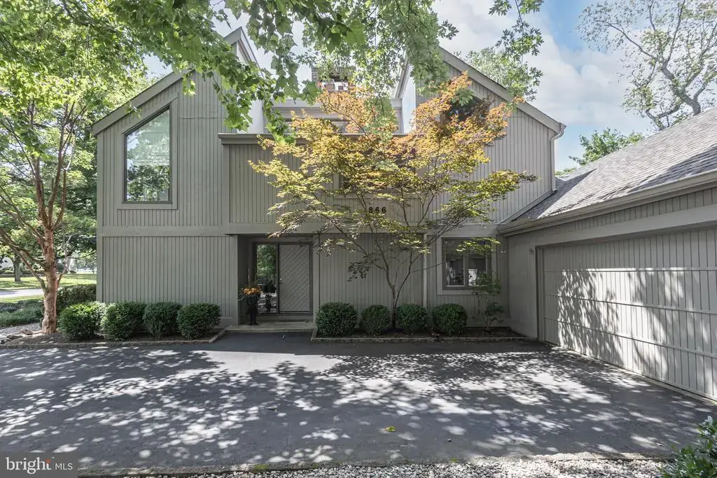 866 Weber Dr, YARDLEY