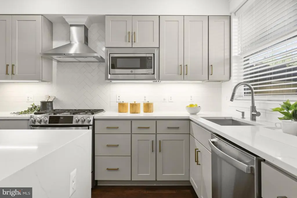 626 S Eaton St, Baltimore