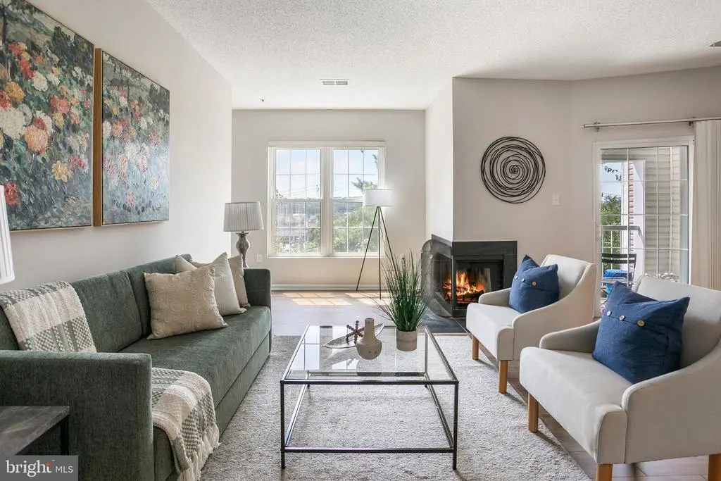 247 S Pickett St #301, ALEXANDRIA