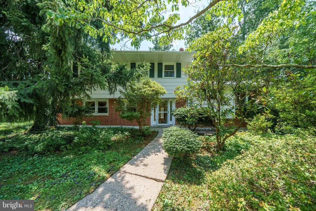 905 Baylor Dr, Newark