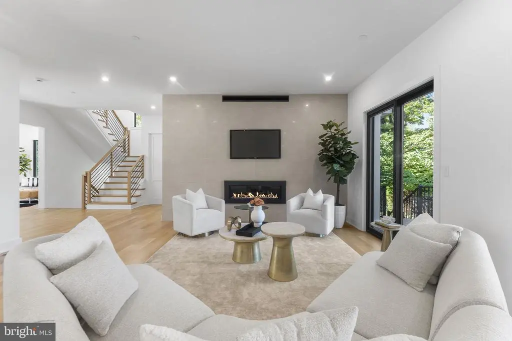 6411 Crane Ter, BETHESDA