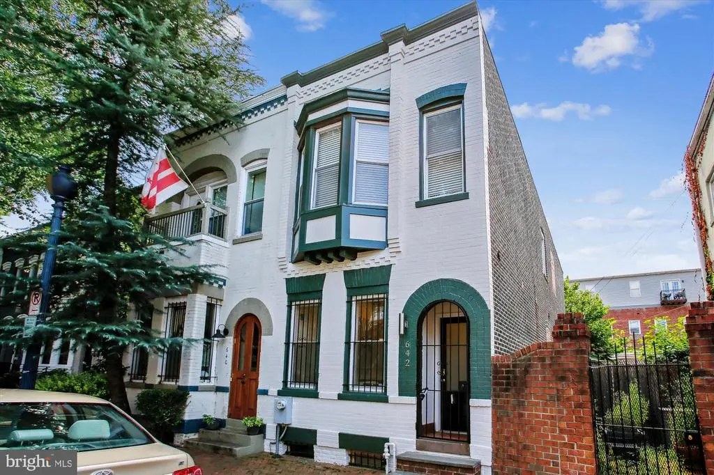 642 14th Pl Ne, Washington