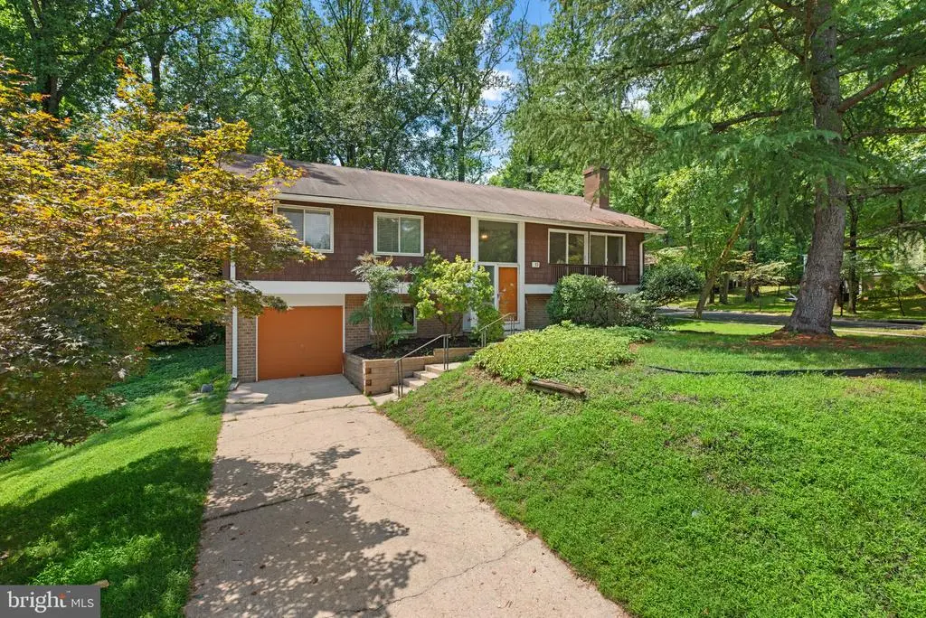 13 Farsta Ct, ROCKVILLE