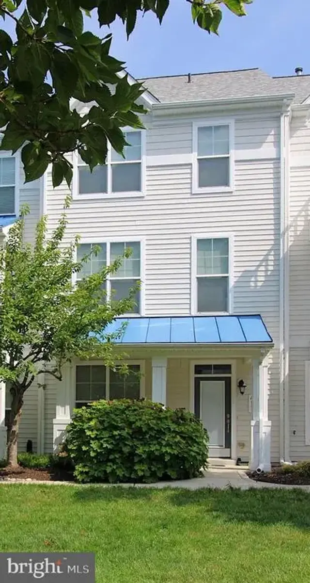 413 Waterfield Ct, Cambridge