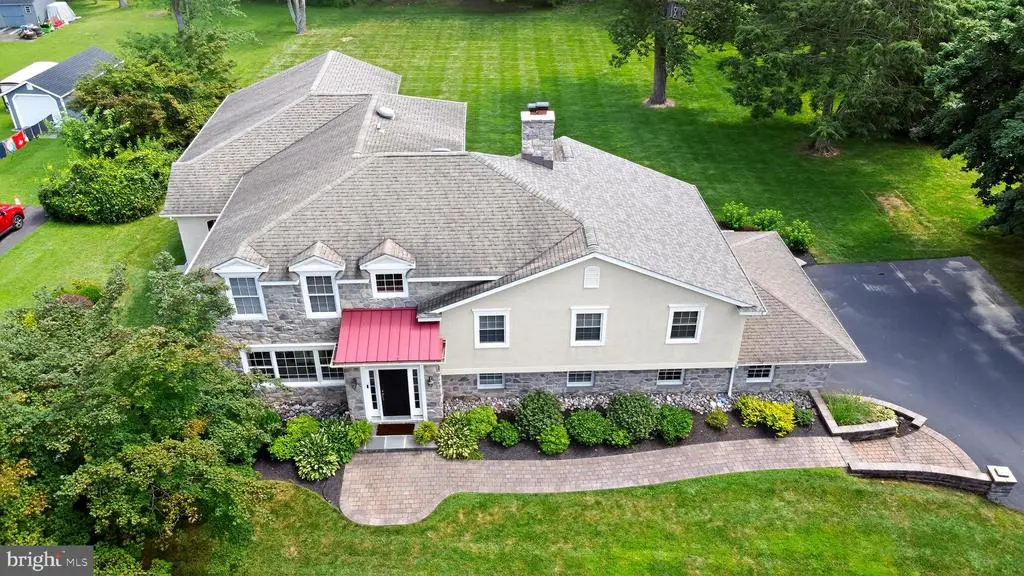 26 Carriage Dr, Media