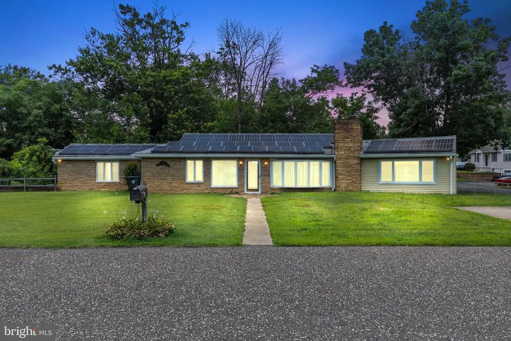 19 Spruce Ave, BORDENTOWN