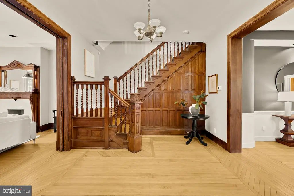 100 W St Nw, Washington