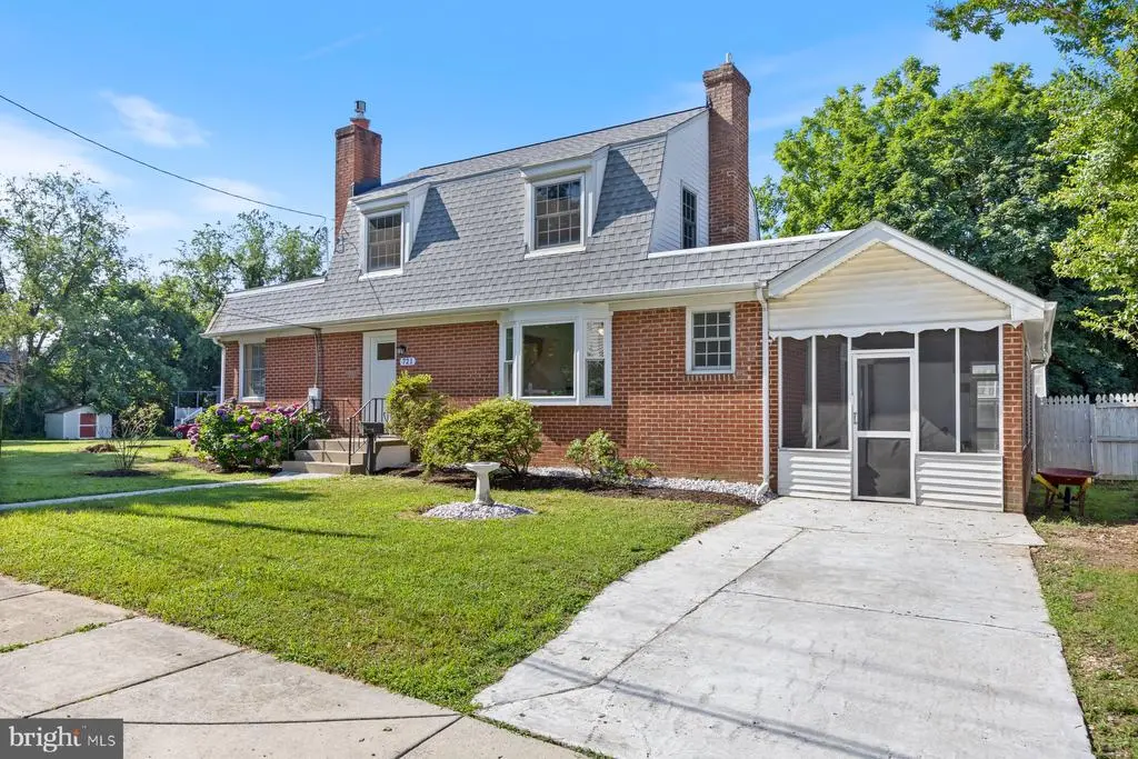 721 Mapleton Rd, Rockville