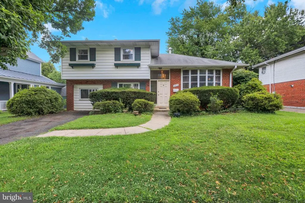 8613 Hartsdale Ave, Bethesda