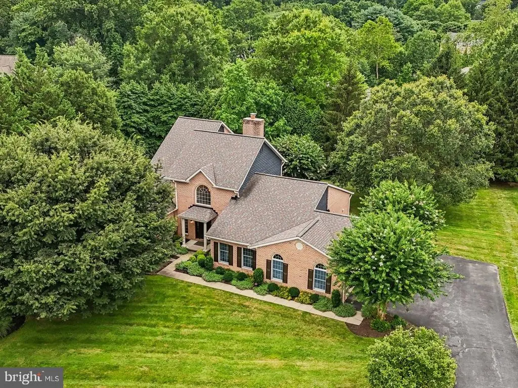 2 Hurlingham Ct, Pikesville