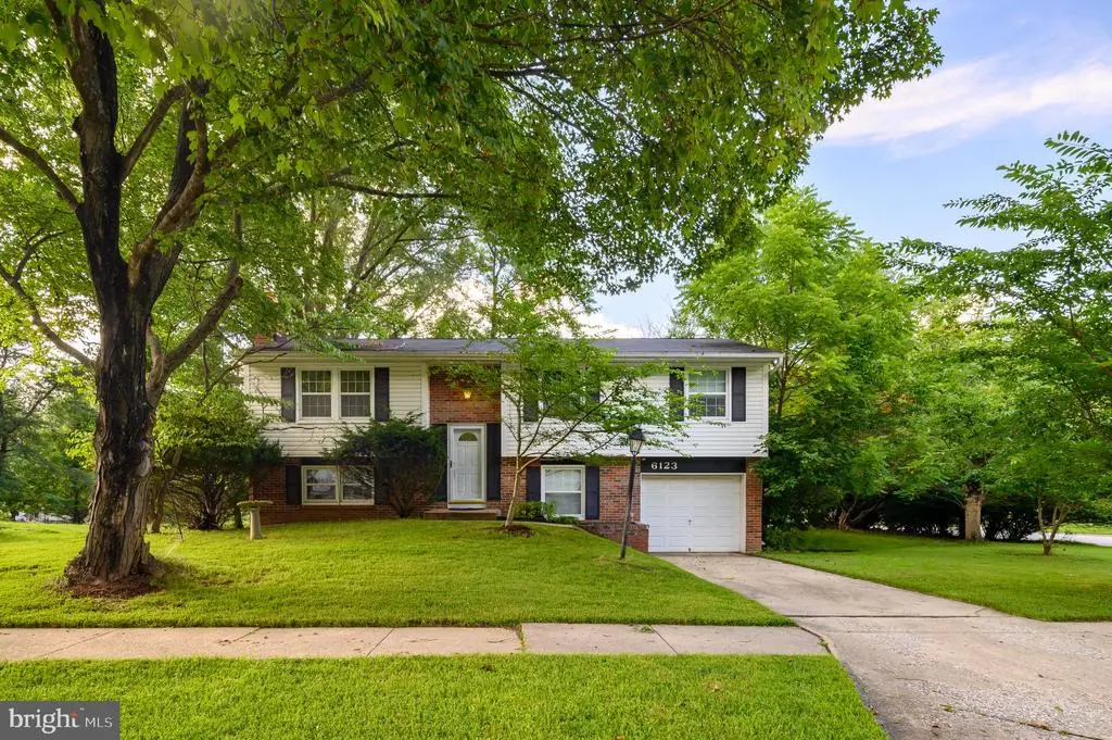 6123 Camelback Ln, Columbia