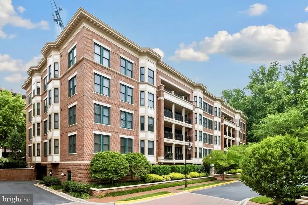 10404 Strathmore Park Ct #405, North Bethesda