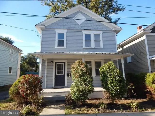 369 Charles St, Winchester
