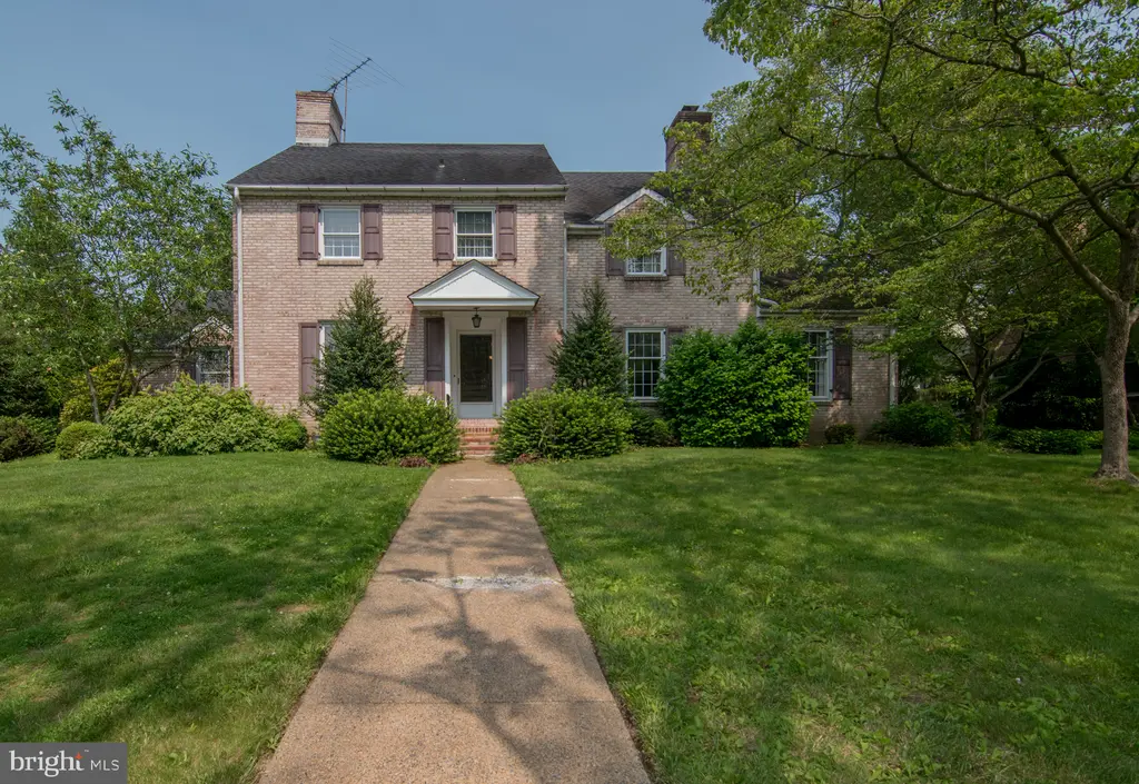 410 Country Club Dr, Wilmington