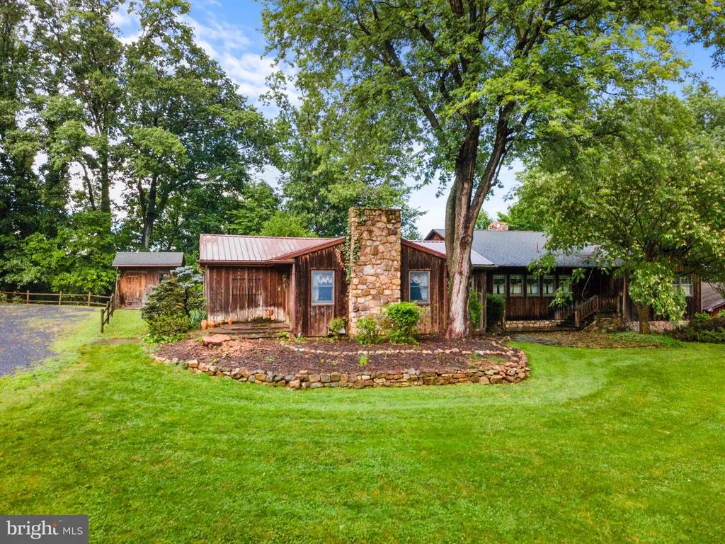 1147 Mill Rd, Woodstock