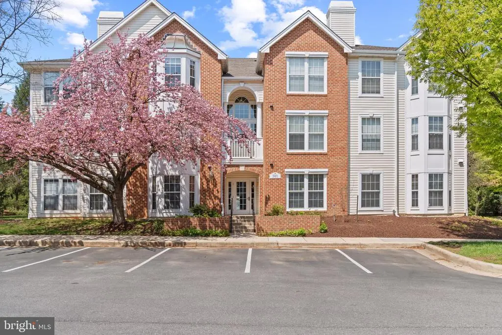 5901 Millrace Ct #h-103, Columbia