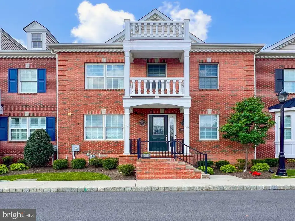 25 Creekview Ln, YARDLEY