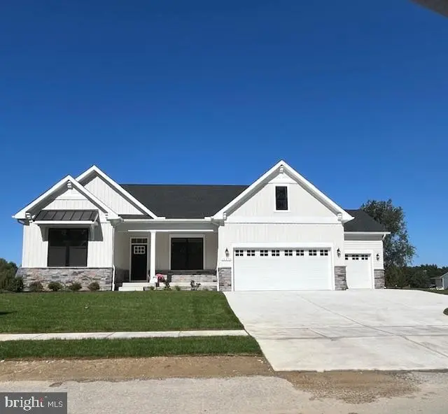 16236 Amora Drive, Milton