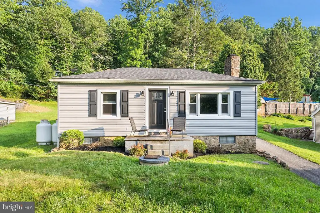 2354 Polk Valley Rd, HELLERTOWN