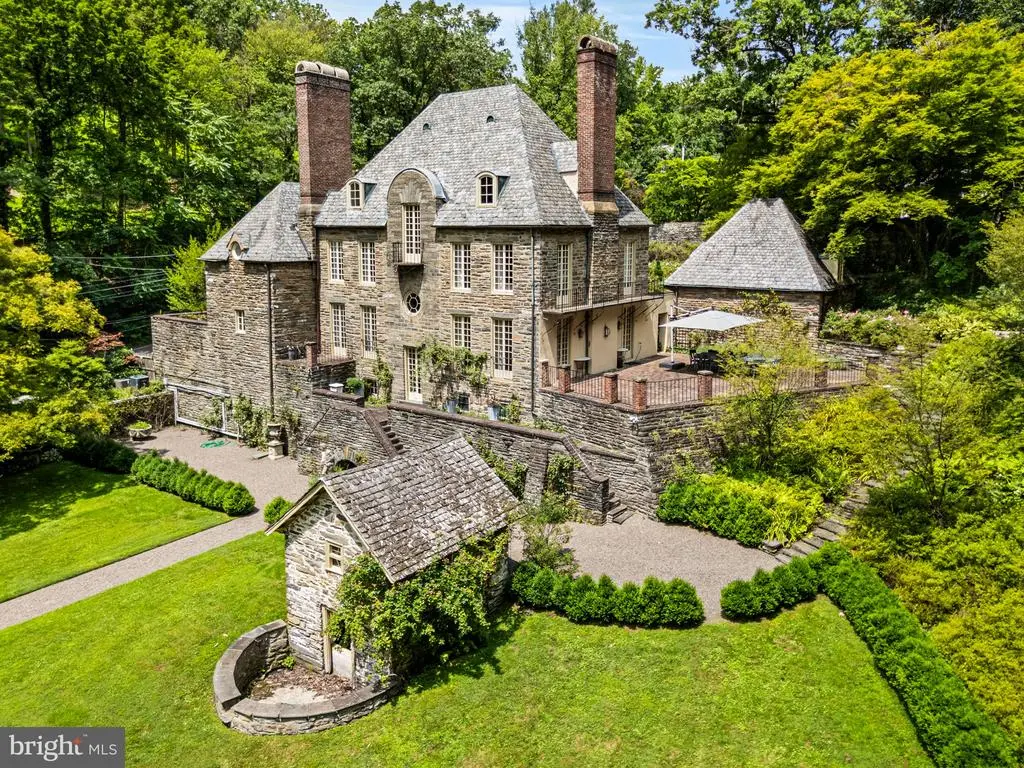 42 W Bells Mill Rd, PHILADELPHIA