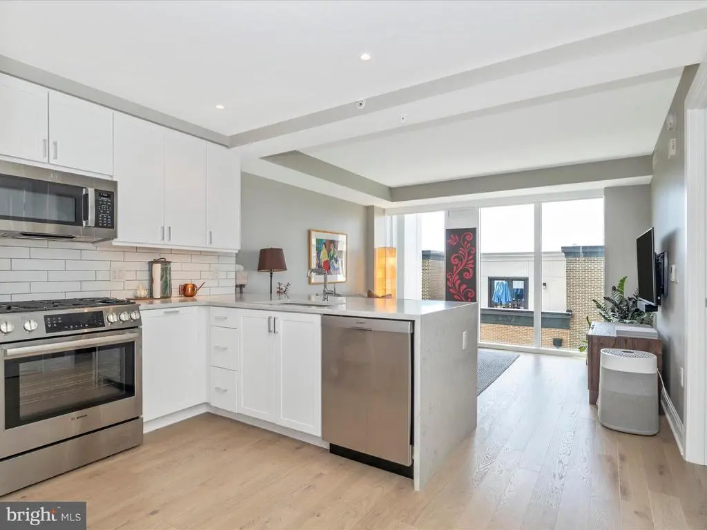 925 N Fairfax St #405, ALEXANDRIA